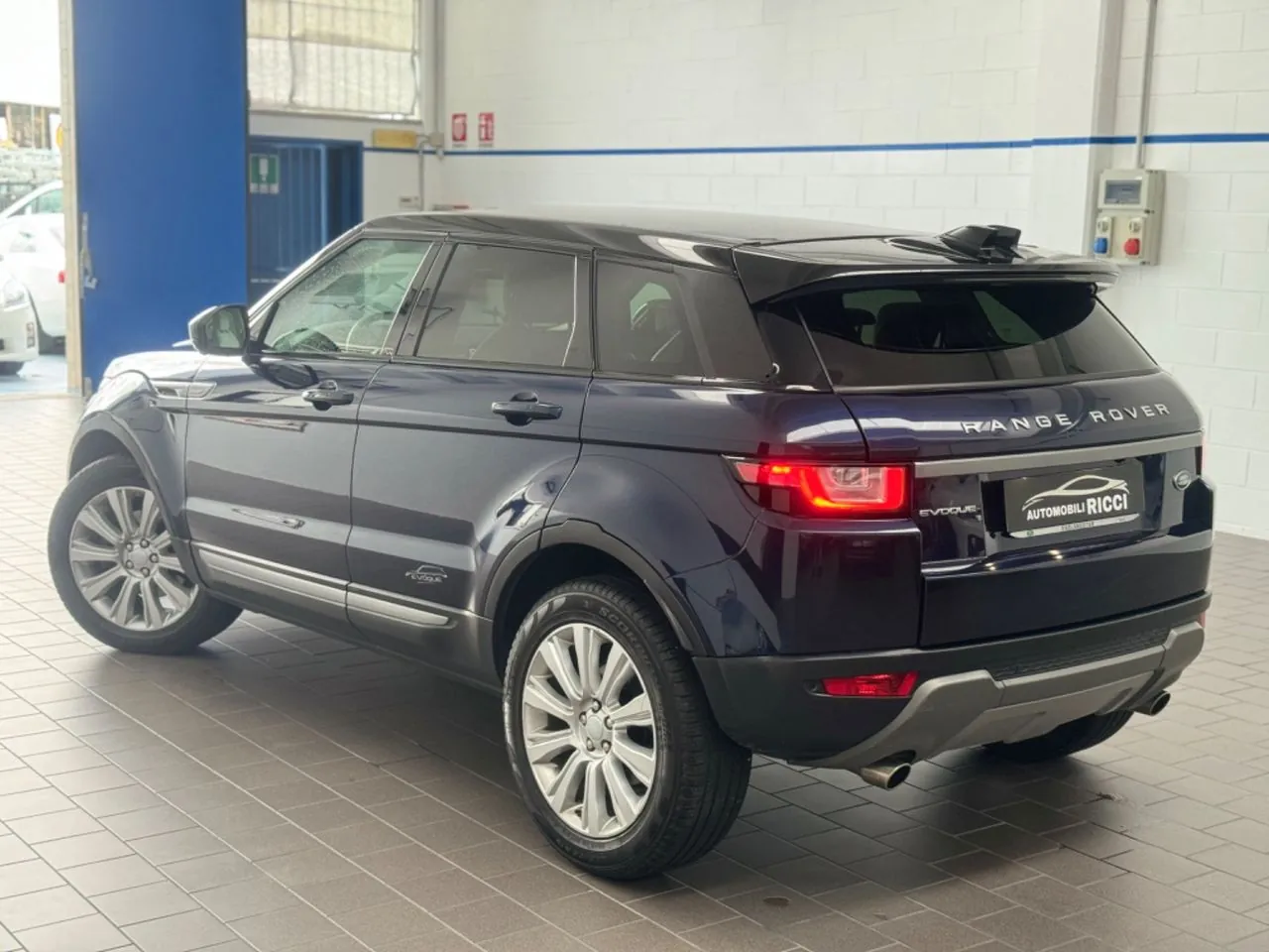 Land Rover Range Rover Evoque 2016 photo 2