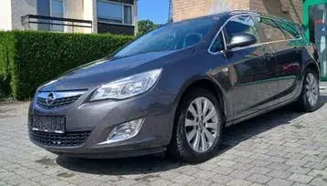 Opel Astra 2011 photo 2