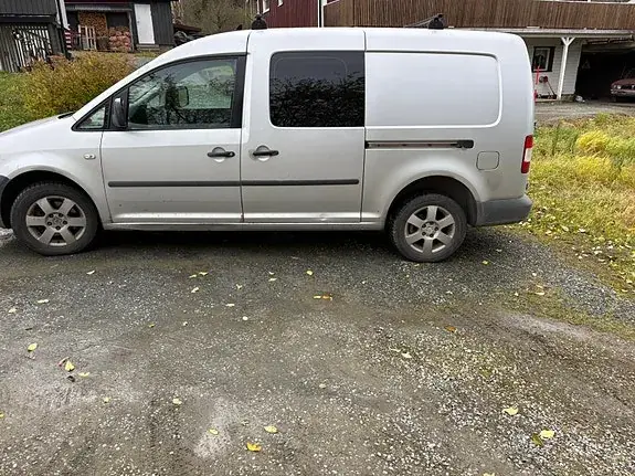 Volkswagen Caddy Maxi 2010 photo 2