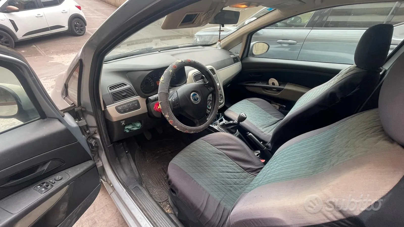 Fiat Grande Punto 2007 photo 2
