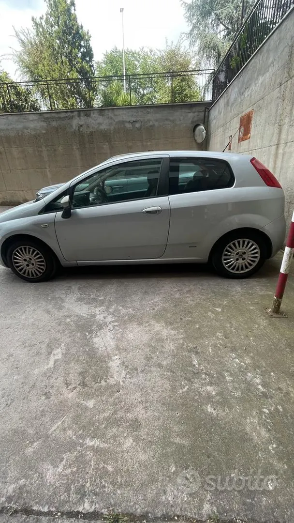 Fiat Grande Punto 2007 photo 3