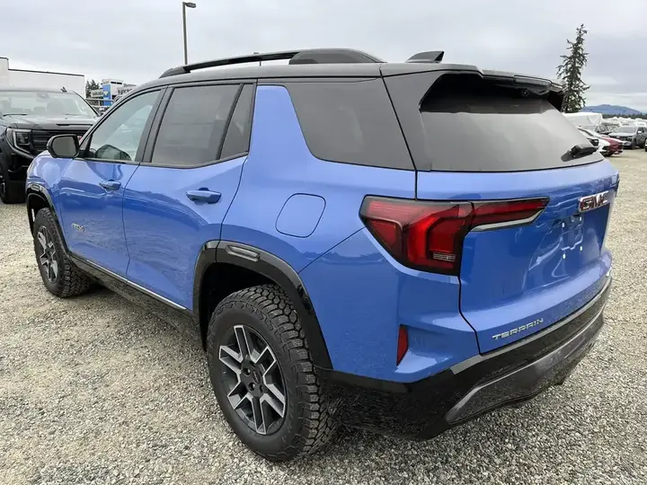 GMC Terrain 2027 photo 3