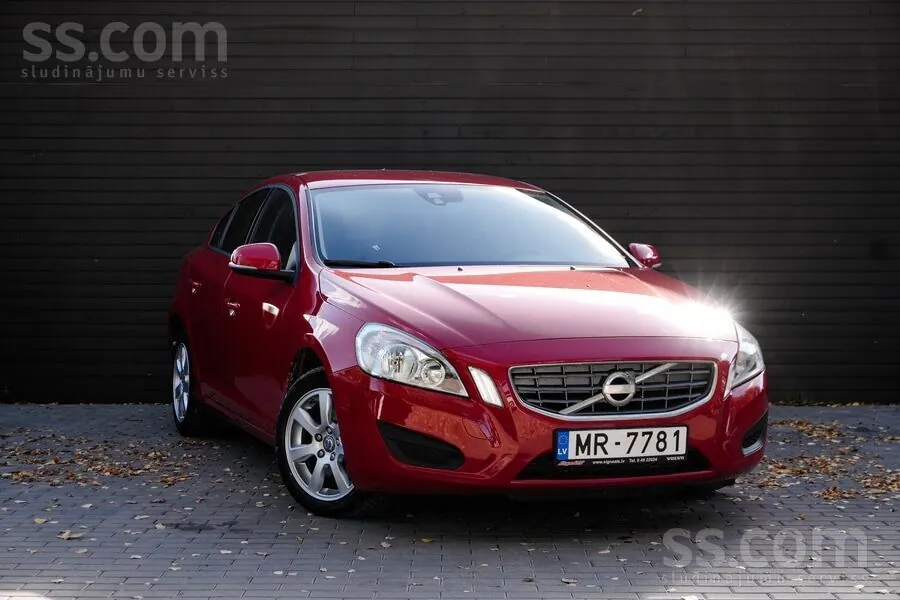 Volvo S60 2012 photo 2