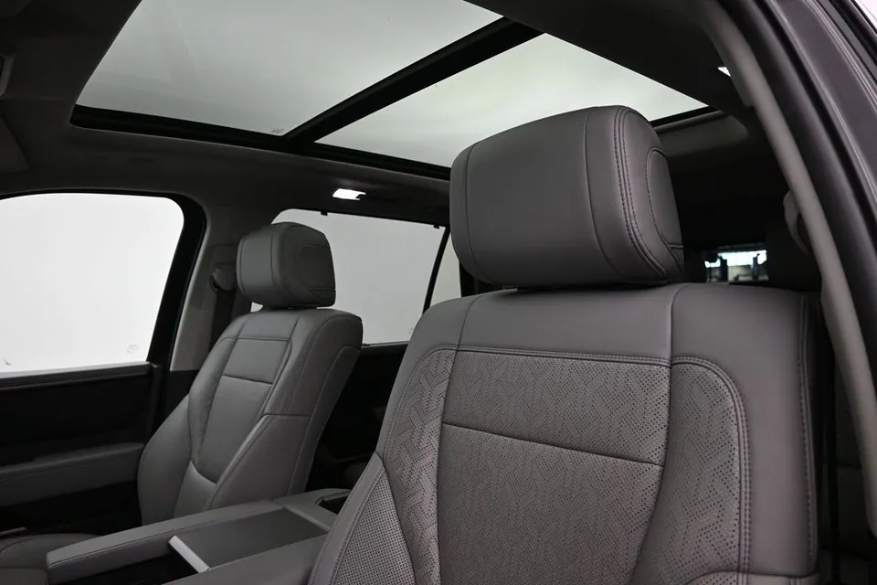 Toyota Sequoia 2023 photo 4