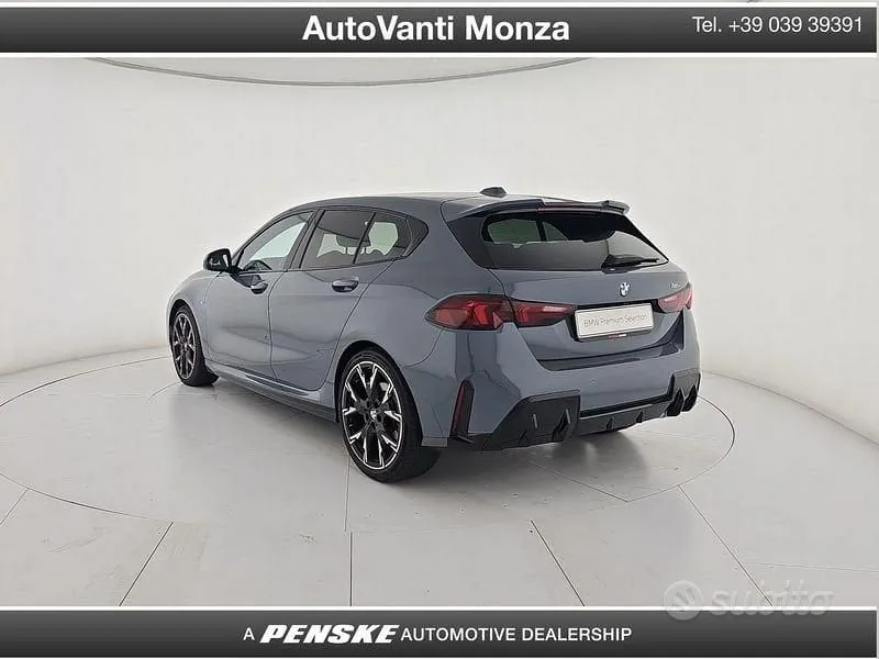 BMW 1 Series 2025 photo 4