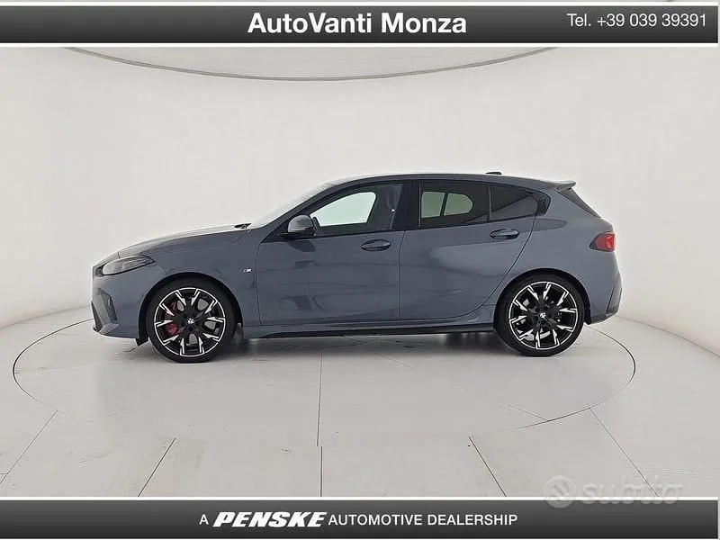 BMW 1 Series 2025 photo 3