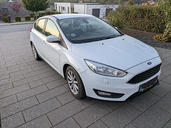 Ford Focus 2016 photo 2