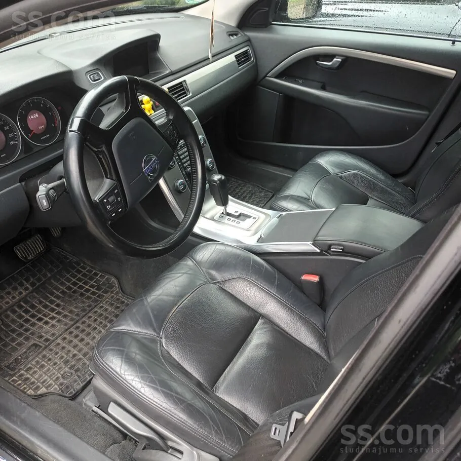 Volvo V70 2011 photo 5