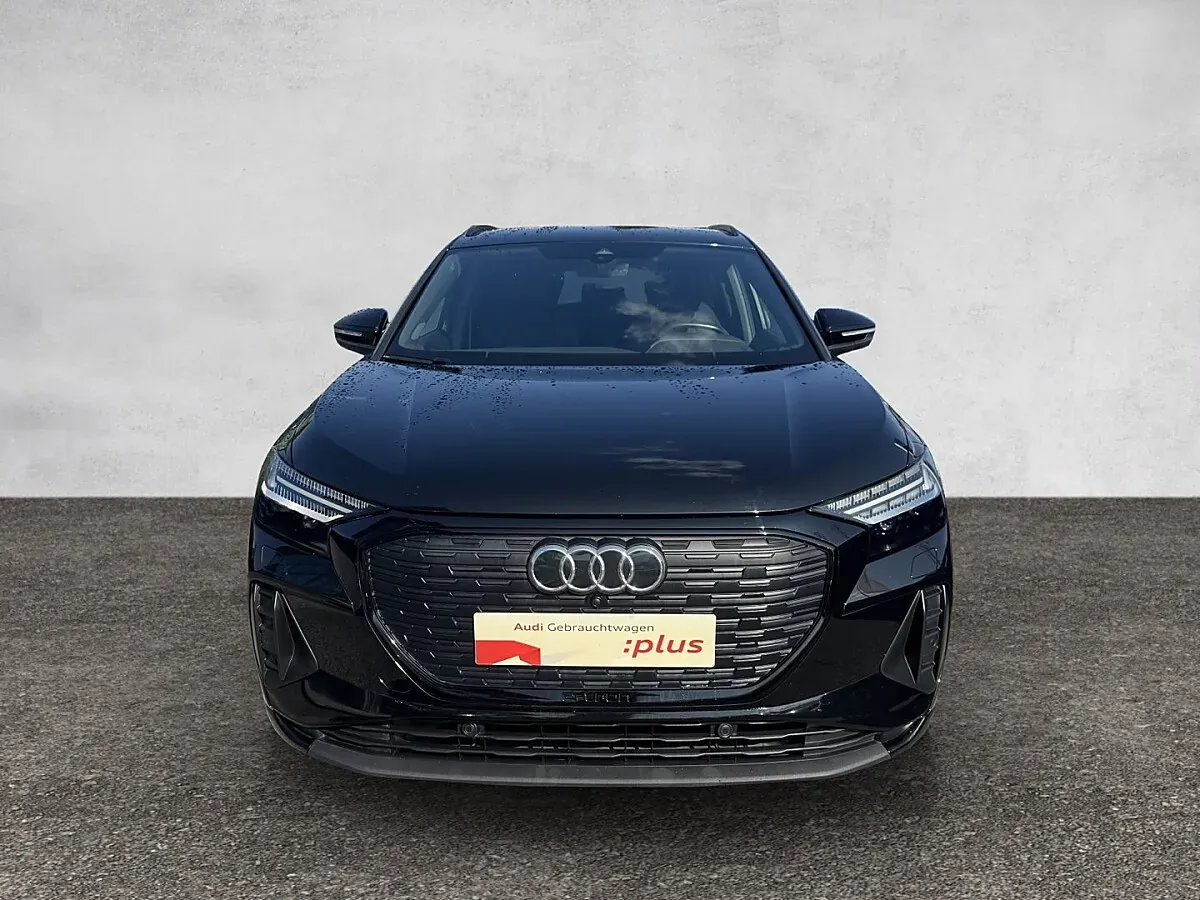 Audi Q4 2023 photo 2