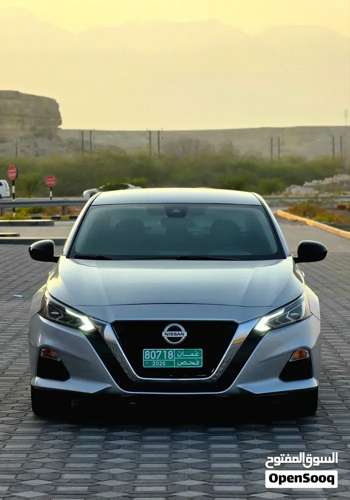 Nissan Altima 2022 photo 2