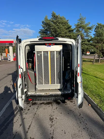 Ford Transit 2023 photo 4