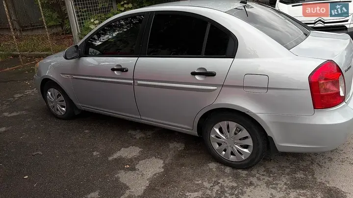 Hyundai Accent 2008 photo 3