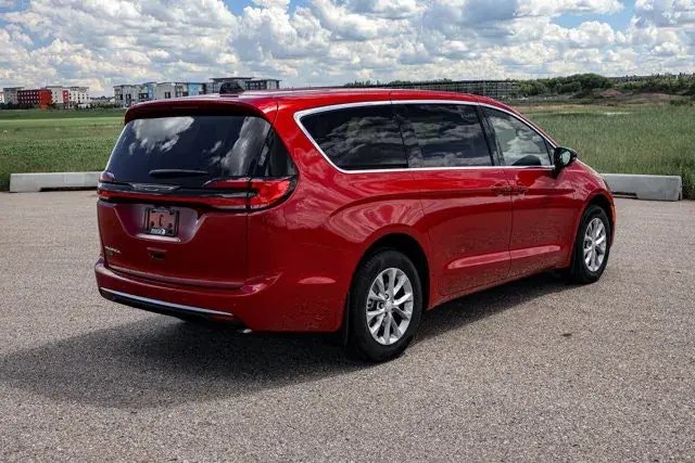 Chrysler Pacifica 2027 photo 4