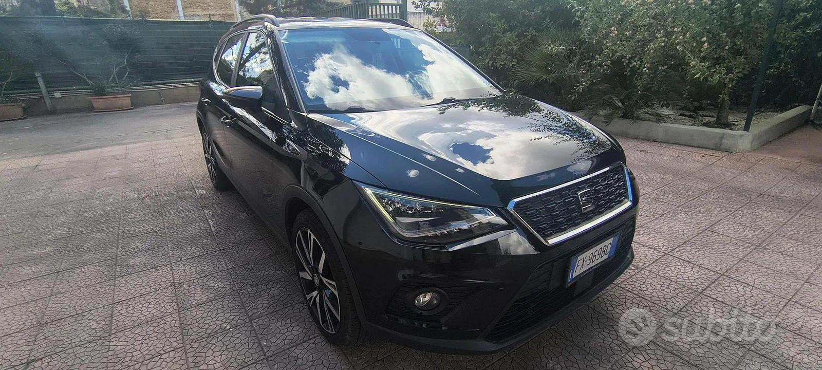 Seat Arona 2019 photo 2