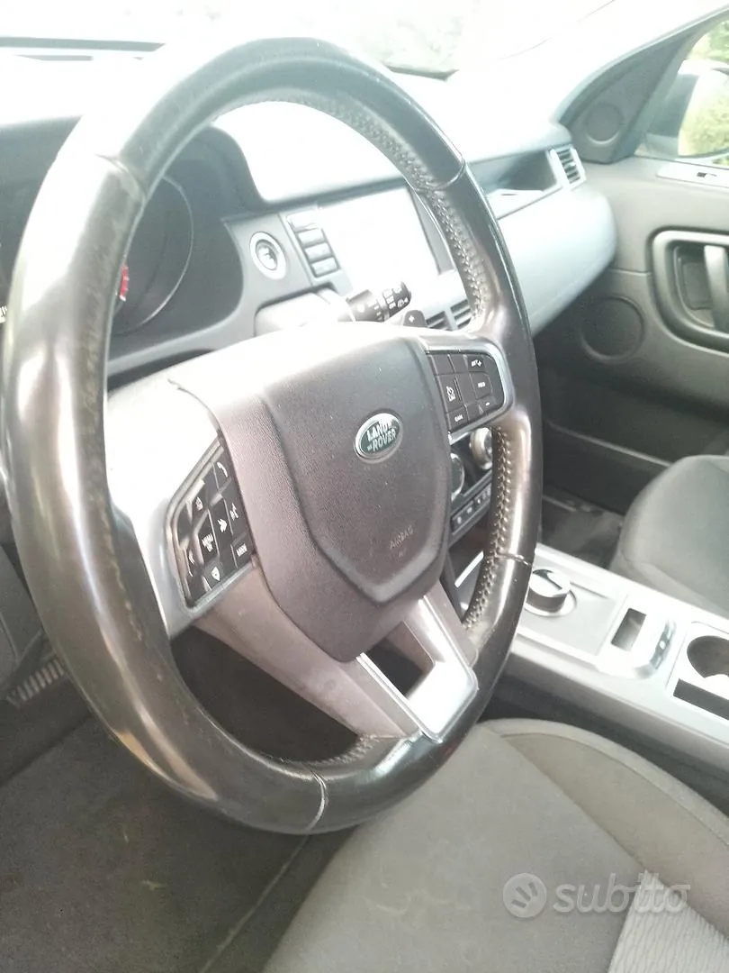 Land Rover Discovery Sport 2018 photo 4