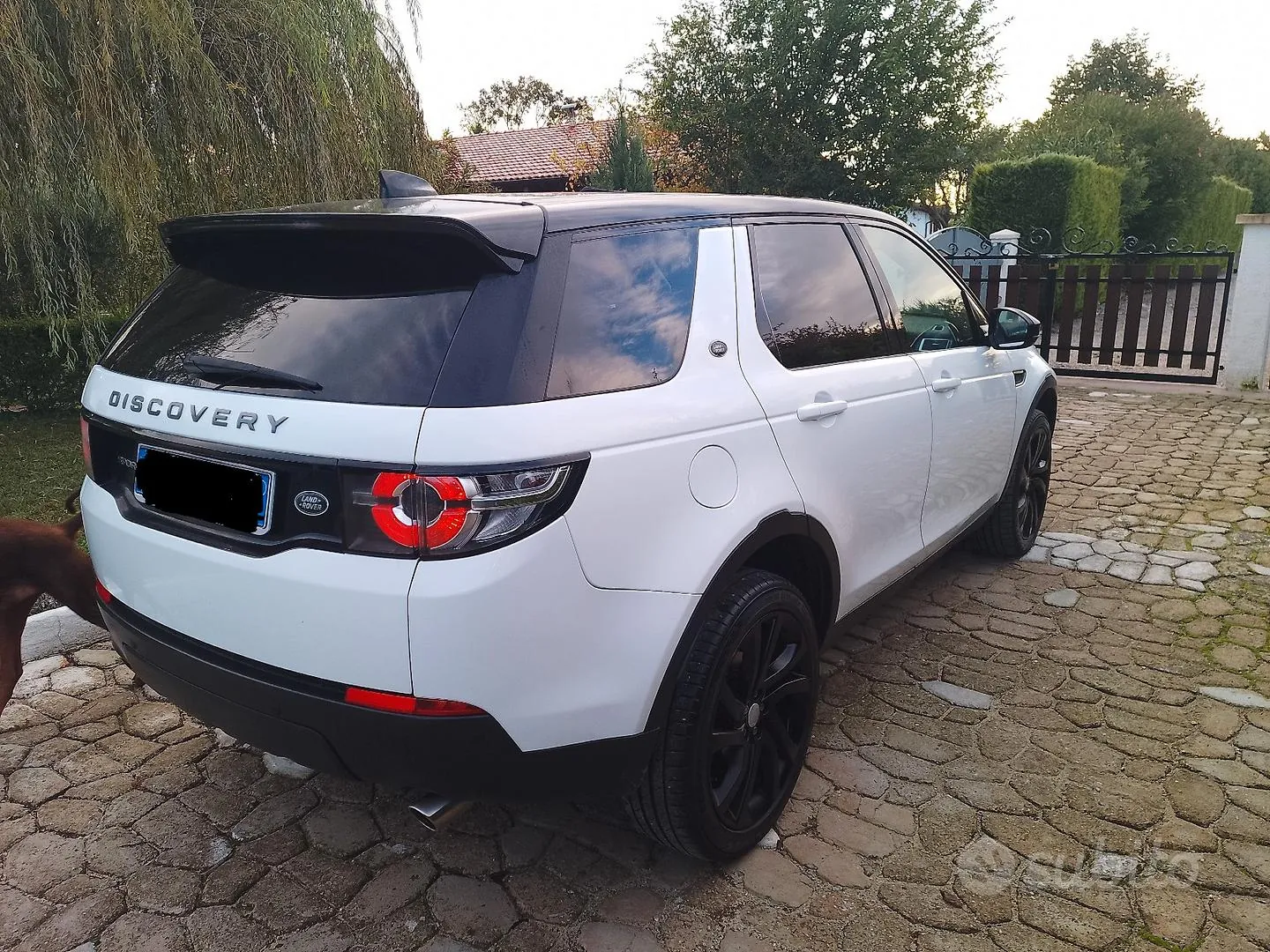 Land Rover Discovery Sport 2018 photo 3