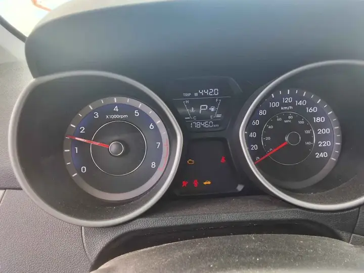 Hyundai Elantra 2016 photo 2