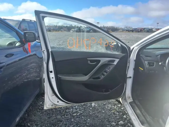 Hyundai Elantra 2016 photo 5