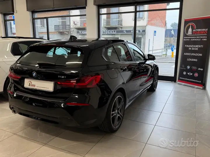 BMW 118I 2023 photo 4