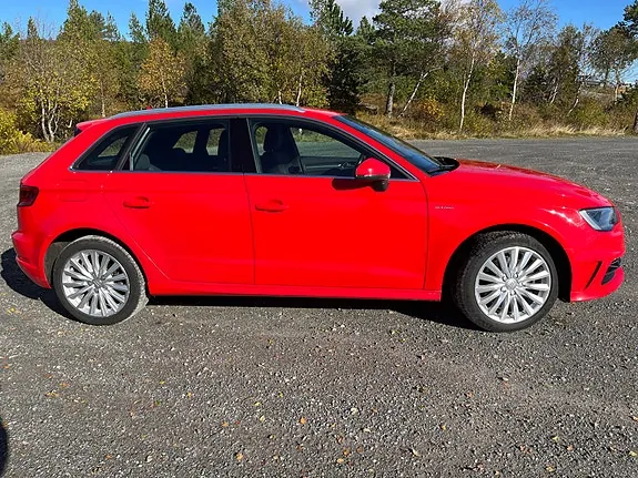 Audi E-Tron 2015 photo 2
