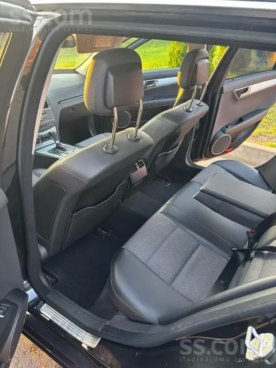 Mercedes-Benz C200 2011 photo 5