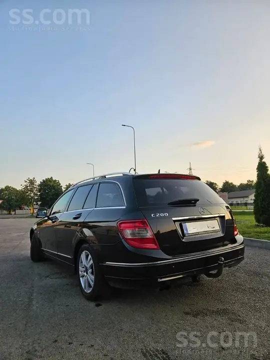 Mercedes-Benz C200 2011 photo 3
