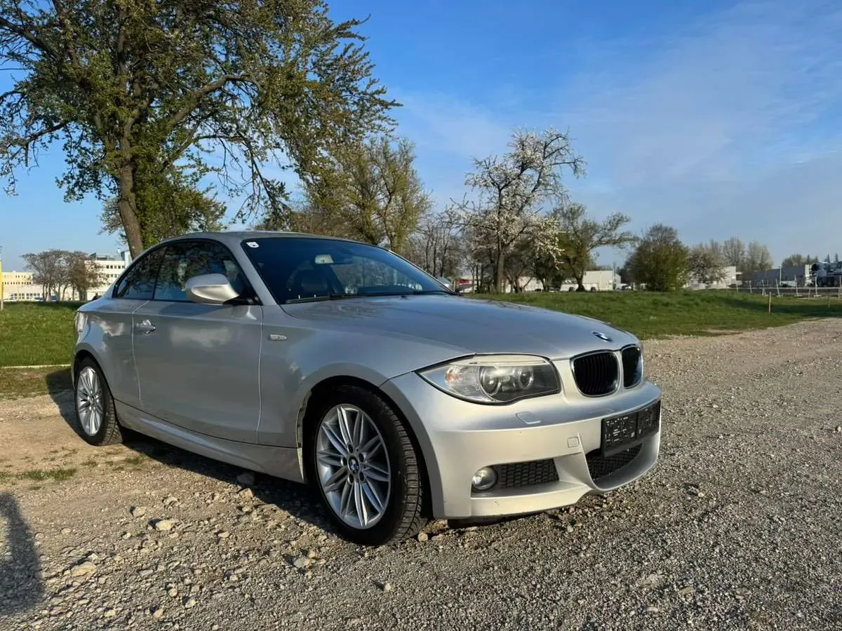 BMW 1 Series 2011 photo 3