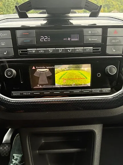 Volkswagen Up 2020 photo 5