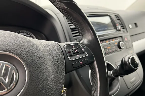 Volkswagen Multivan 2013 photo 2