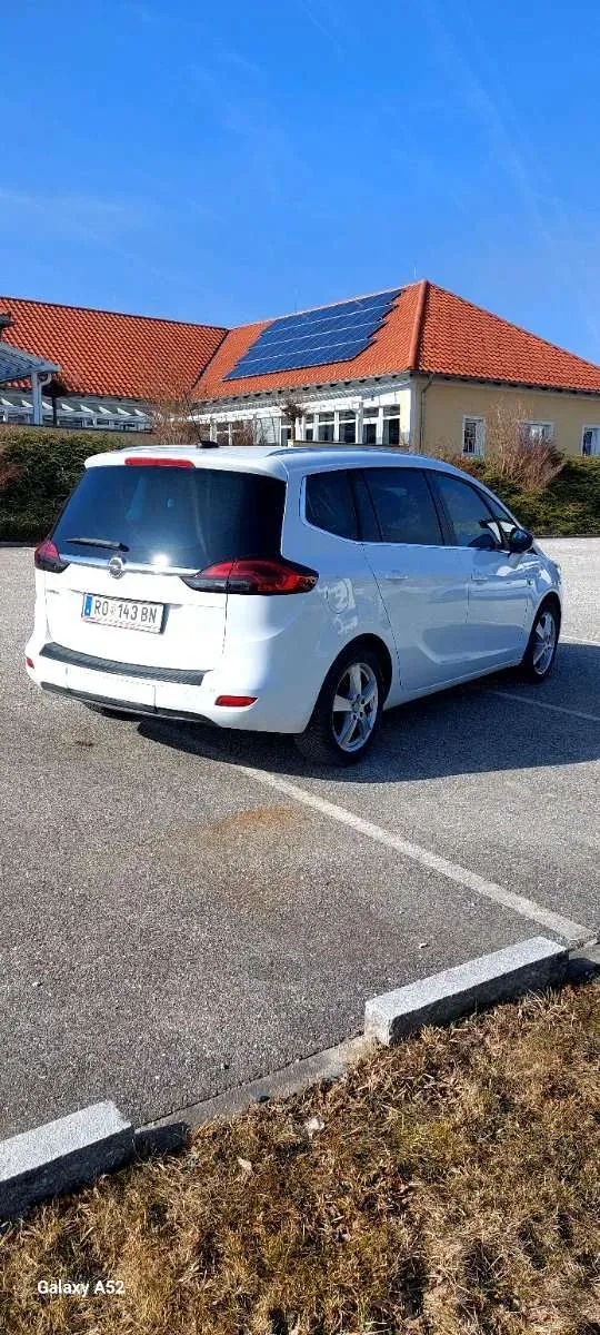 Opel Zafira 2018 photo 2