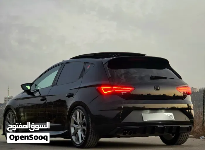 Seat Leon 2019 photo 2