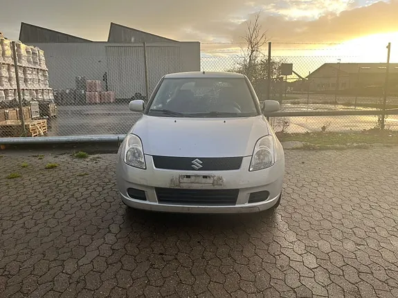 Suzuki Swift 2006 photo 3