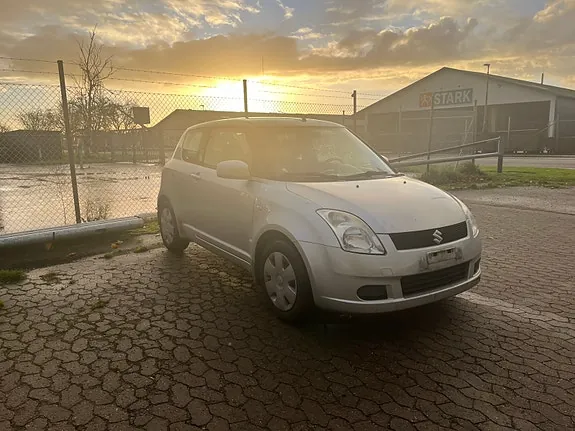 Suzuki Swift 2006 photo 2