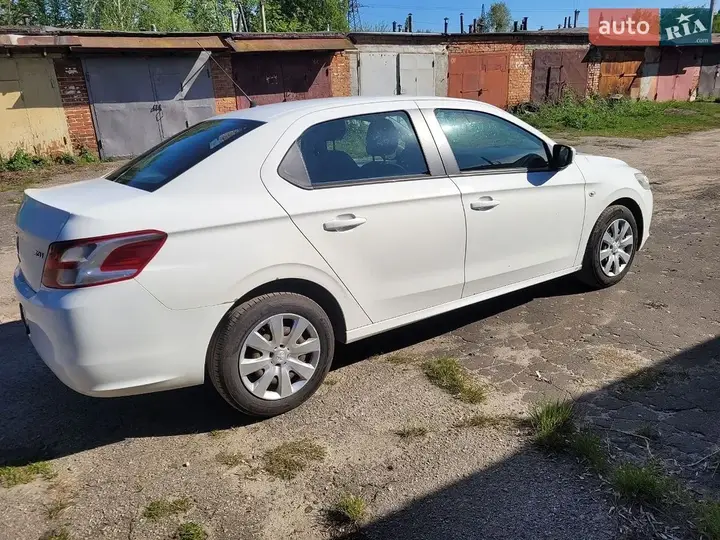 Peugeot 301 2013 photo 2