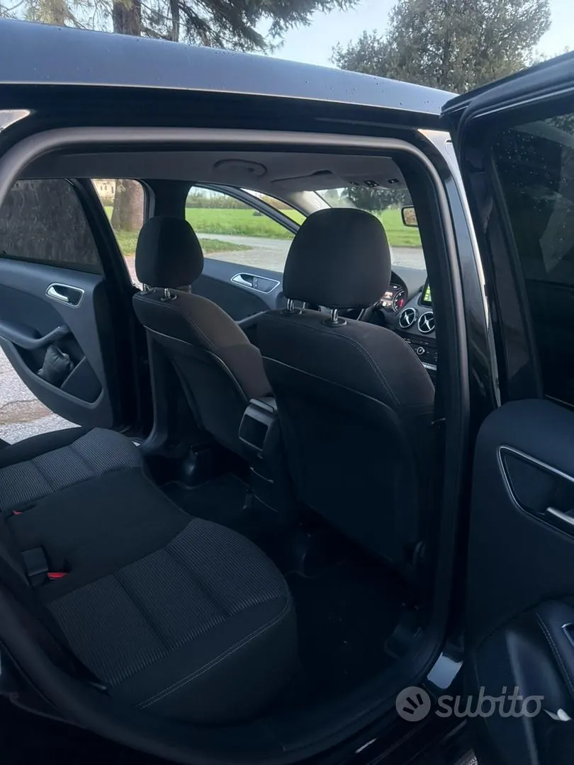Mercedes-Benz B180 2018 photo 3