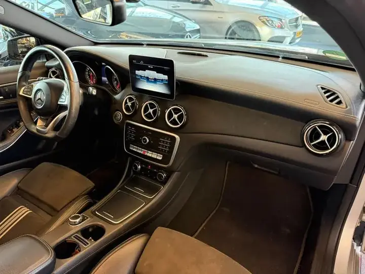 Mercedes-Benz A-Class 2018 photo 2