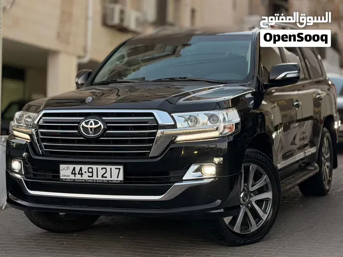 Toyota Land Cruiser 2017 photo 2