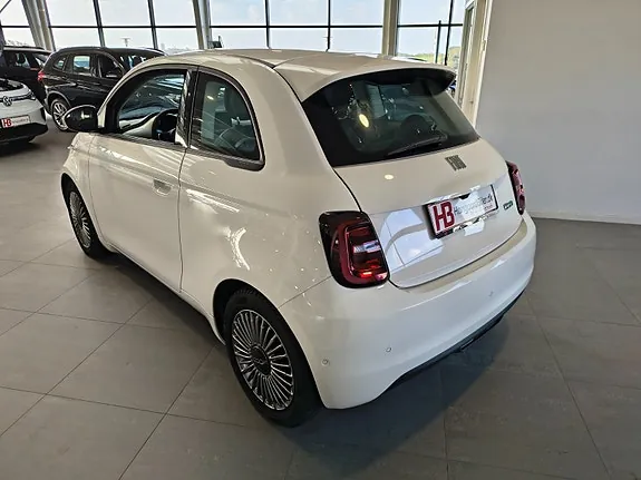Fiat 500E 2024 photo 2