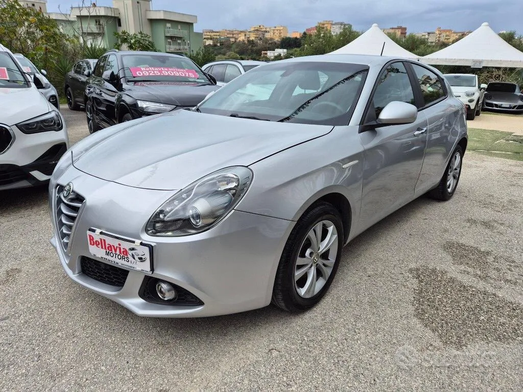 Alfa Romeo Giulietta 2015 photo 2