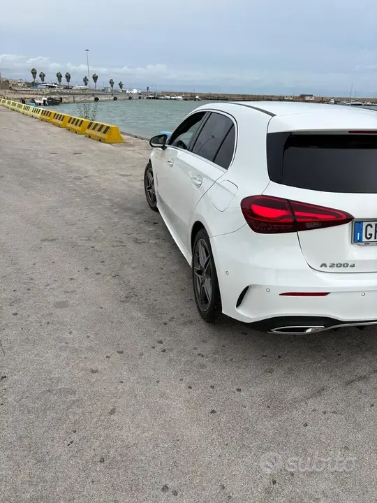 Mercedes-Benz C-Class 2023 photo 3