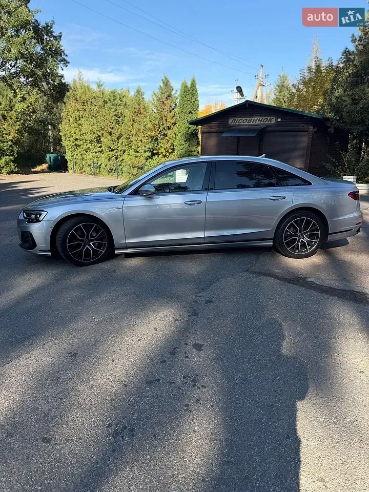 Audi A8 2025 photo 3