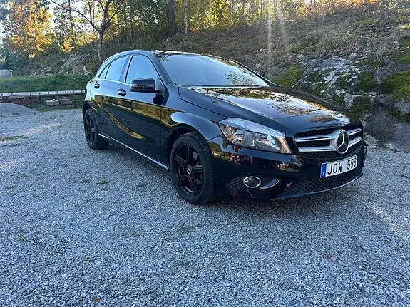 Mercedes-Benz A 180 2013 photo 2