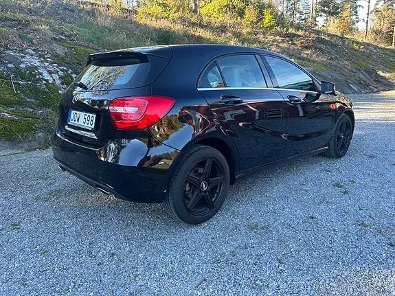 Mercedes-Benz A 180 2013 photo 3
