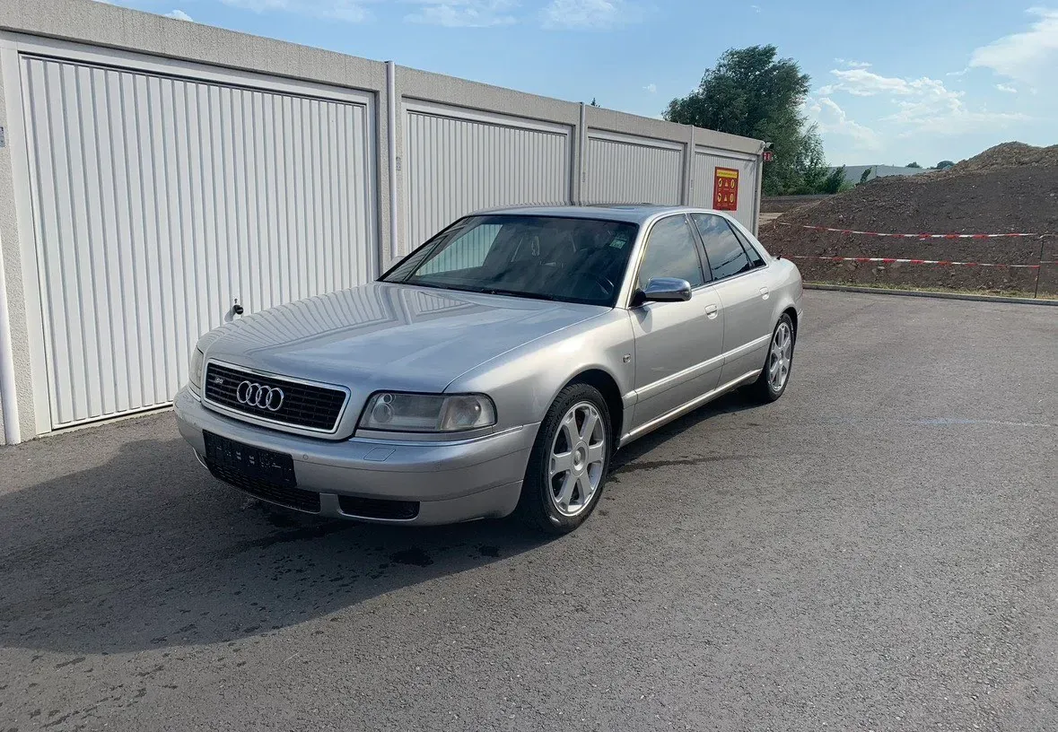 Audi A8 2001 photo 2