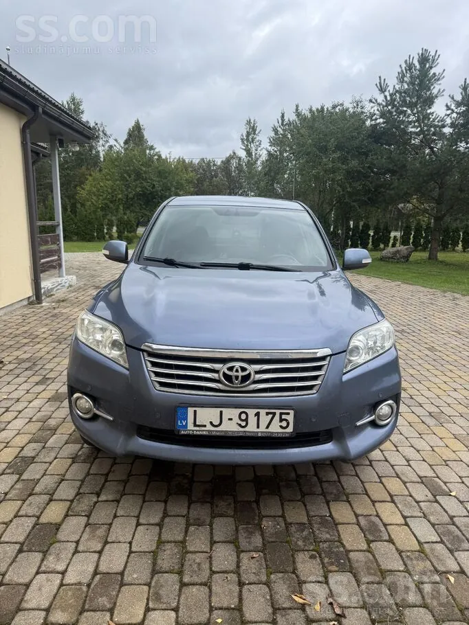 Toyota Rav4 2011 photo 2