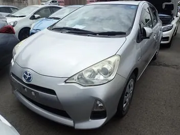 Toyota Aqua 2013 photo 3
