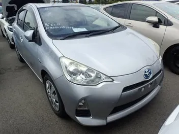 Toyota Aqua 2013 photo 2