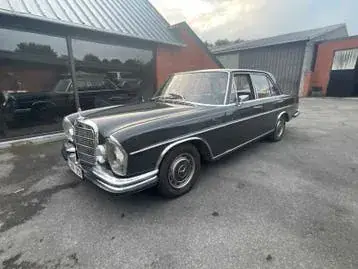 Mercedes-Benz 280S