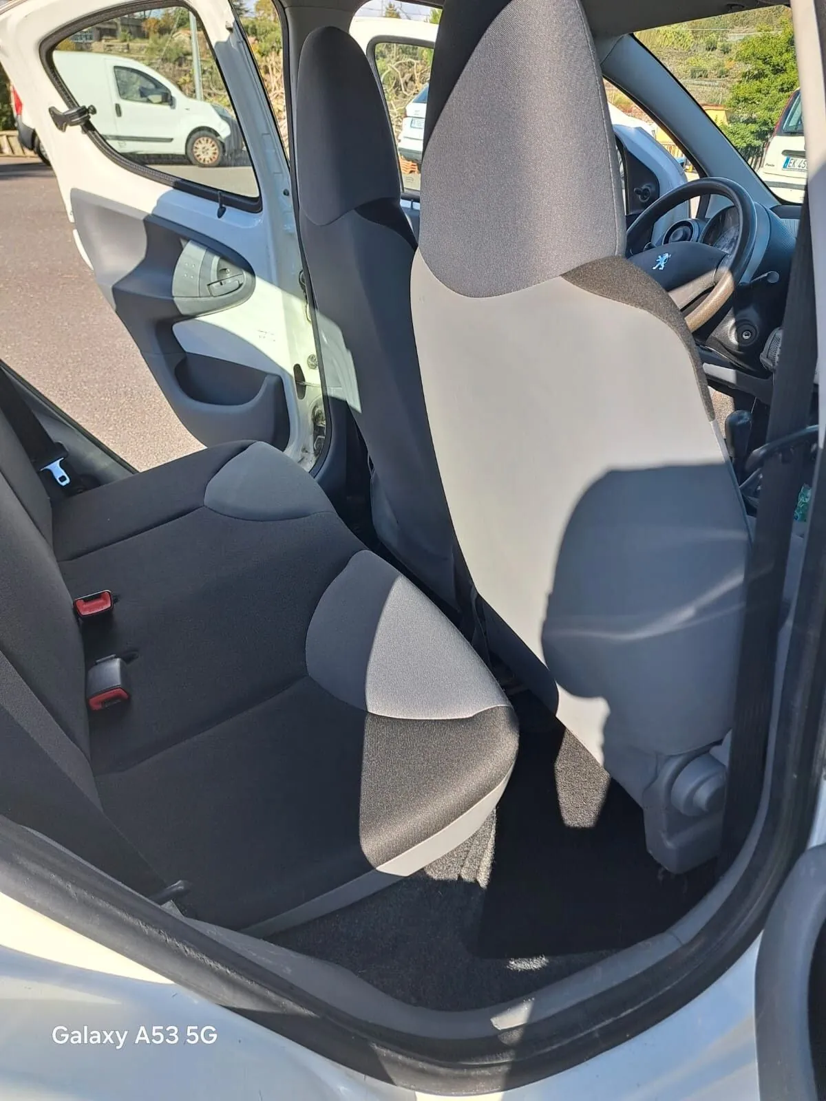 Peugeot 107 2013 photo 3