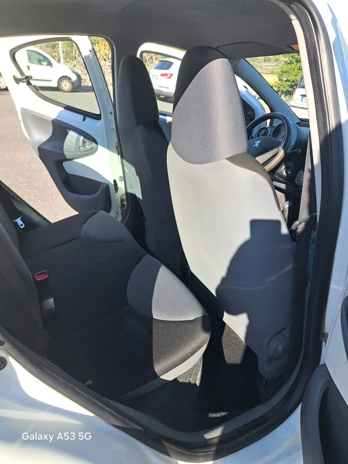 Peugeot 107 2013 photo 2